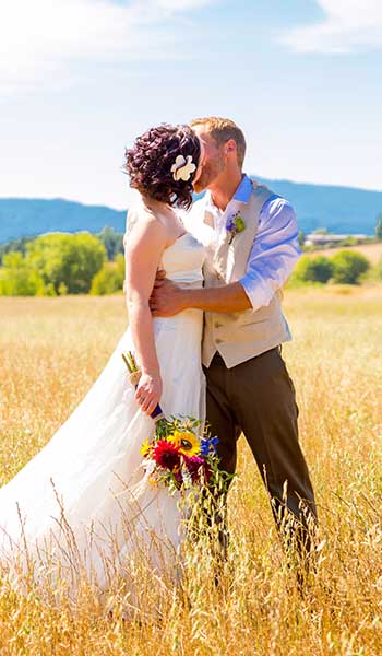 Hochzeitsfotos und Hochzeitsfilme aufgenommen in der Nähe von Würzburg vom Fotostudio BlickFang2 aus Weinheim und Andernach