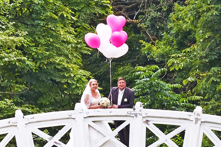 Hochzeitsfotos und Hochzeitsfilme aufgenommen im Schwetzinger Schloss vom Fotostudio BlickFang2 aus Weinheim und Andernach