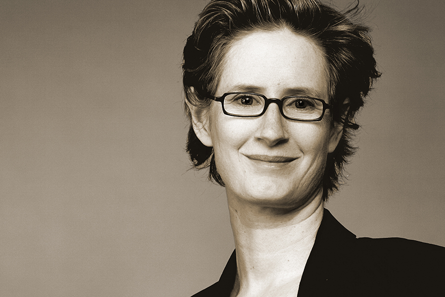 Heike Portrait best 2026 Sepia 1116_ VÖ 600 eng