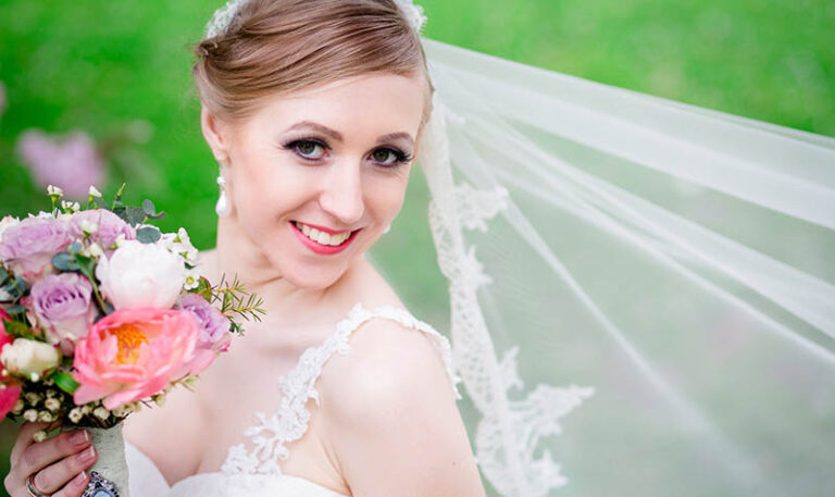 Brautpaar-Shooting: Outdoor unter Magnolien-Baum #1