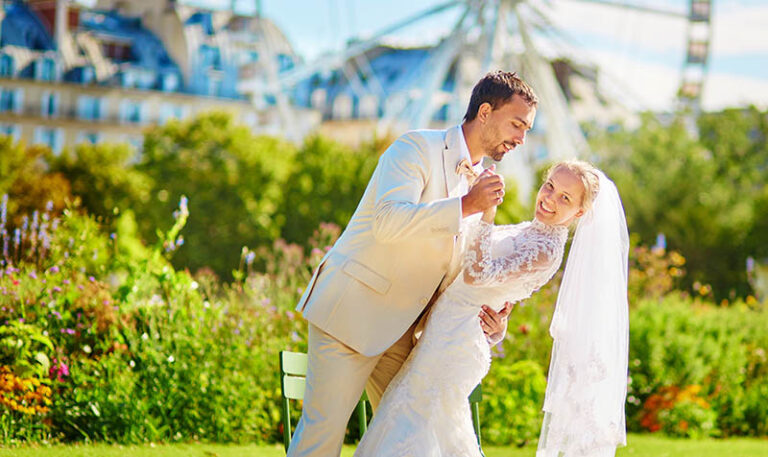 After-Wedding-Shooting: Paar aus Mannheim tanzt in Paris in den Tüllerie Gärten