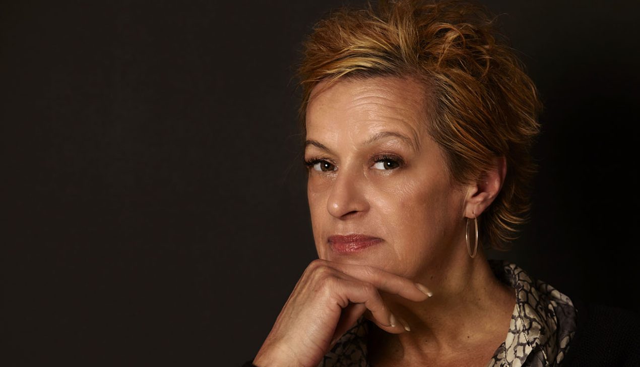 Charakterstudie #2 einer 50-jährigen Business-Frau - FotoS von Heike Röhrup für Studio Blickfang2 in Andernach und Weinheim